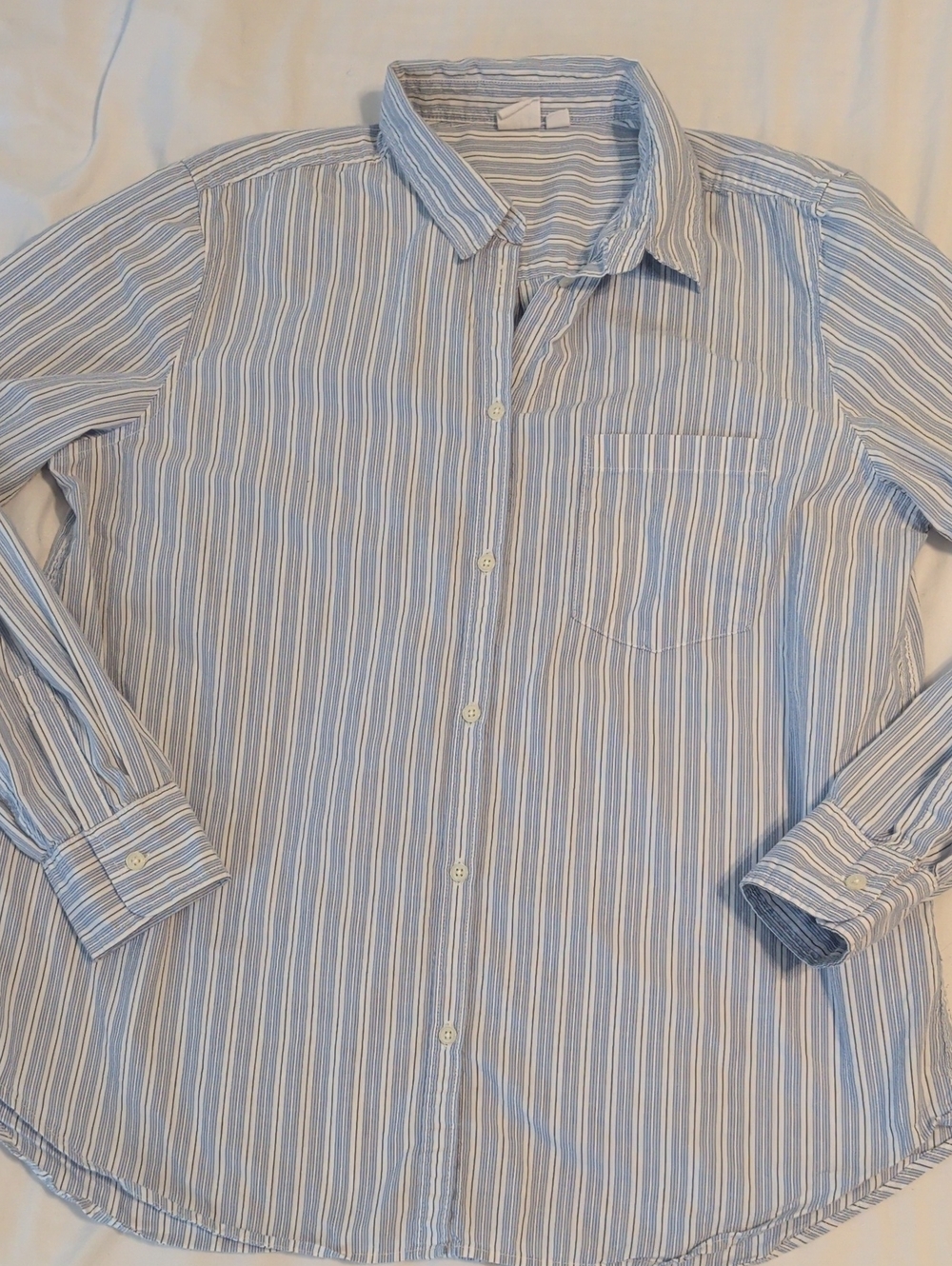 GAP Light Blue and White Striped Casual Button-Down Shirt - Large